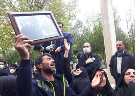 پیکرهای مطهر سه تن از شهدای کردستان تشییع شد