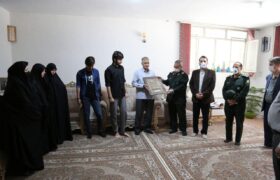 دیدار و دلجویی مدیر کل حفظ آثار و دفاع مقدس از خانواده شهید شکیبا سلیمی