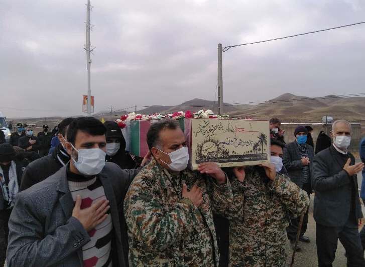 پیکر مطهر ۲ شهید گمنام در شهرستان بیجار تشییع و به خاک سپرده شد